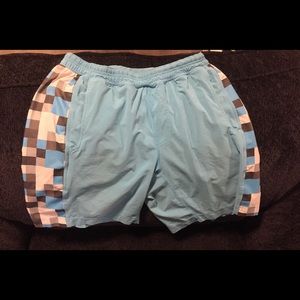 Men's Lululemon Large Short.